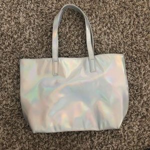 Holographic Tote